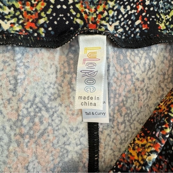 LuLaRoe Tall and Curvy Leggings  - multi color abstract chevron dot print - Picture 5 of 9